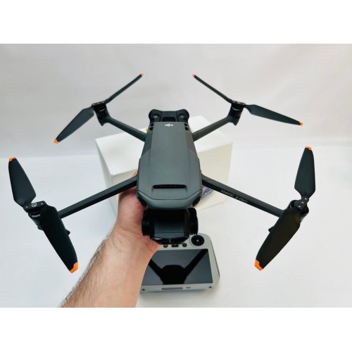 Квадрокоптер DJI Mavic 3 Pro в Калининграде с пультом DJI RC
